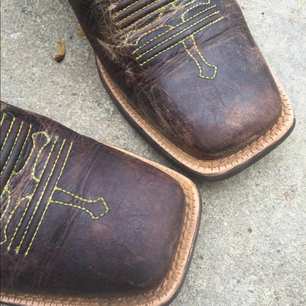 Ariat boot 🤠 - Picture 3 of 8